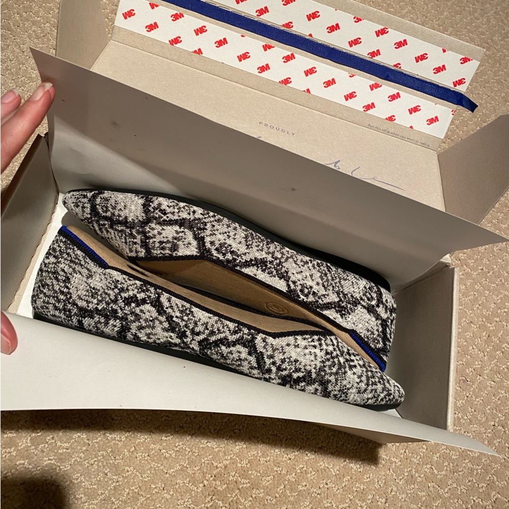 NIB Rothy’s Flats The Point Python Sz 8 - Picture 5 of 6